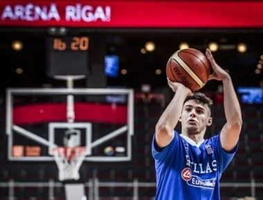 Δεν έφθασε το «μυθικό» τρίποντο του Ρογκαβόπουλου- Ήττα για την Ελλάδα (φωτο- βίντεο)